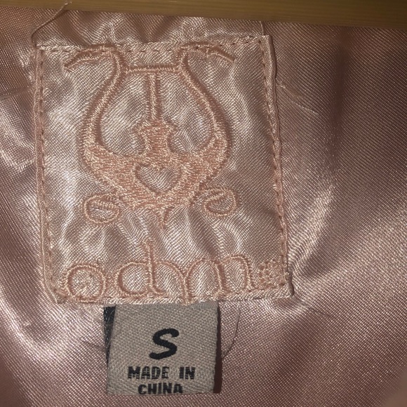 Cute fur vest (not real fur) - Picture 2 of 3